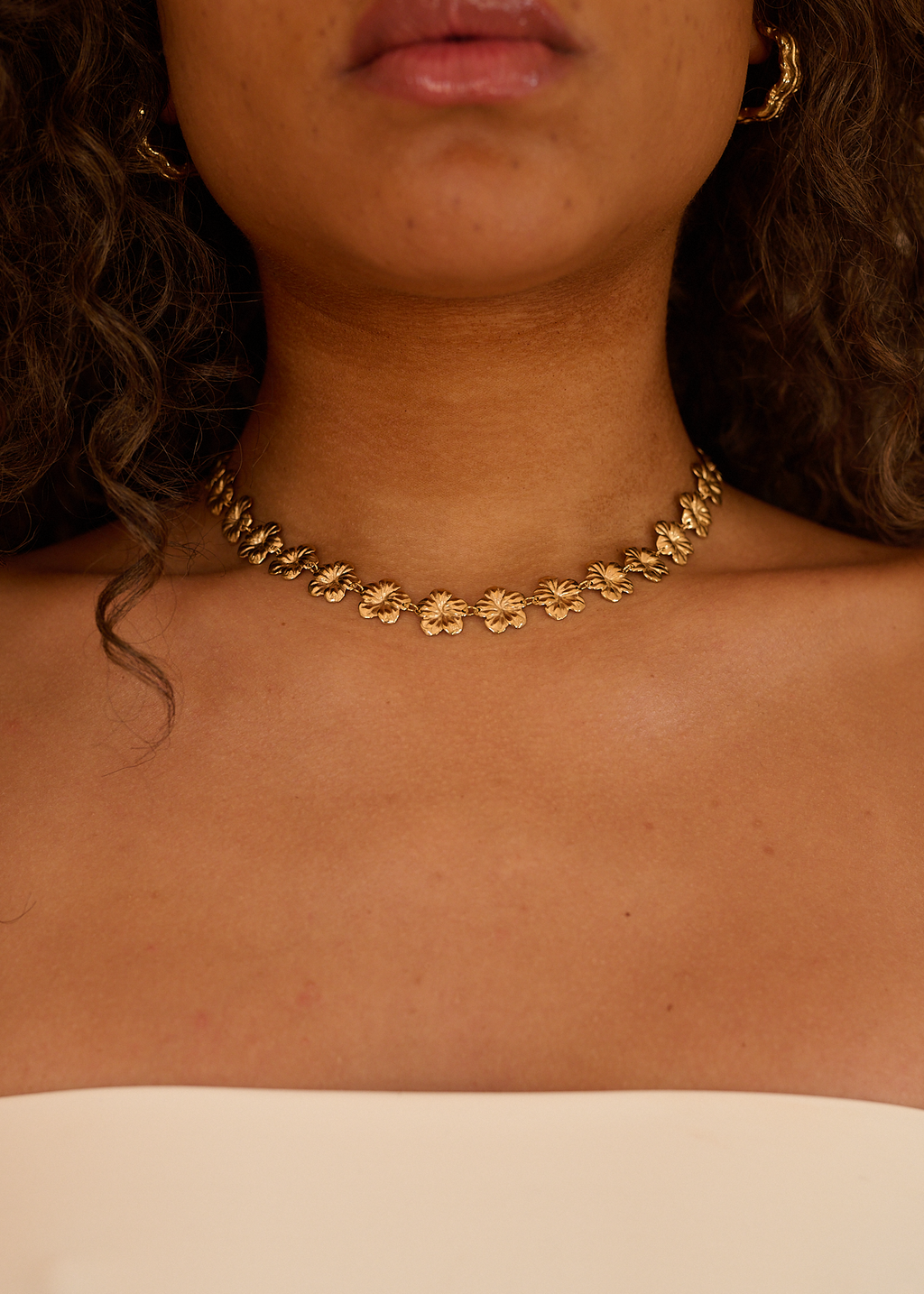Collier fleur d'or