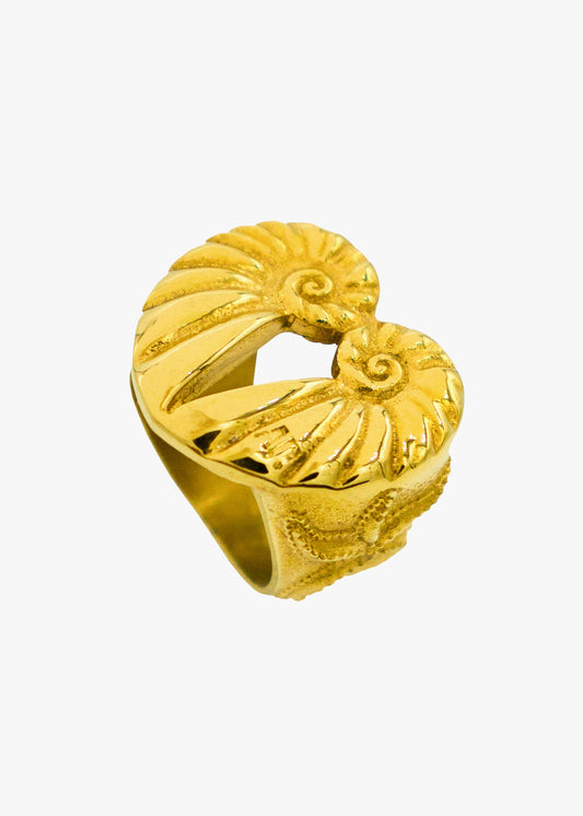 Bague coquillage d'or